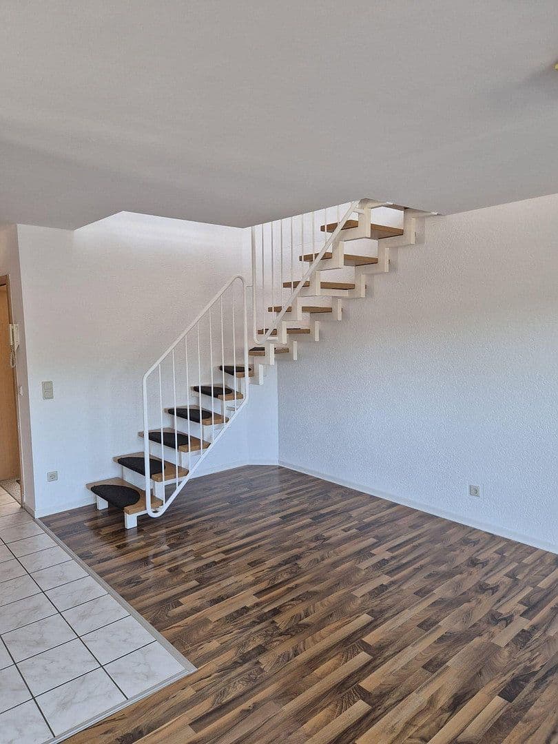 Pronájem bytu 3+1 91 m², Hügelstr. 123, Wuppertal, Severní Porýní-Vestfálsko Pronájem bytu 3+1 91 m², Hügelstr. 123, Wuppertal, Severní Porýní-Vestfálsko