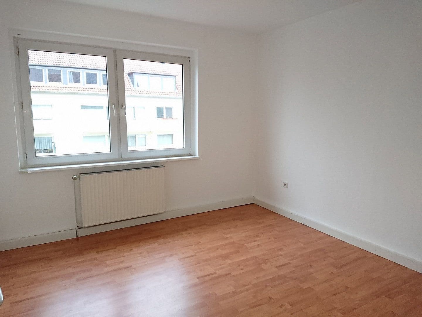 Pronájem bytu 2+1 53 m², Hauffstraße 2, Burgdorf, Dolní Sasko Pronájem bytu 2+1 53 m², Hauffstraße 2, Burgdorf, Dolní Sasko