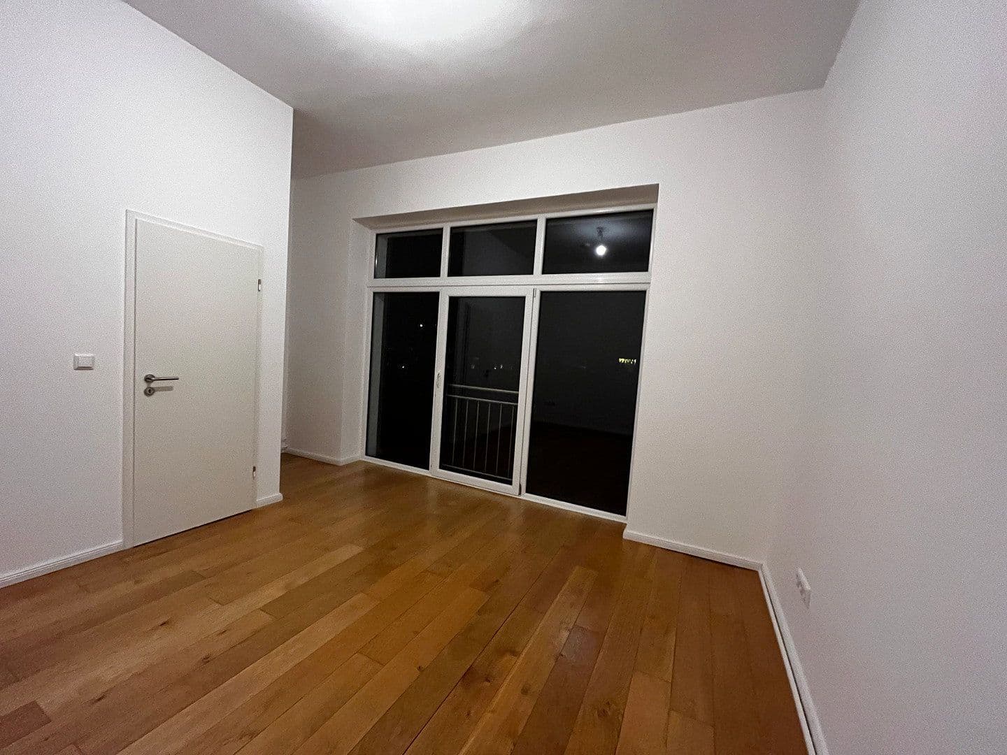 Pronájem bytu 5+1 180 m², Landhausstr. 1a, Strausberg, Braniborsko Pronájem bytu 5+1 180 m², Landhausstr. 1a, Strausberg, Braniborsko
