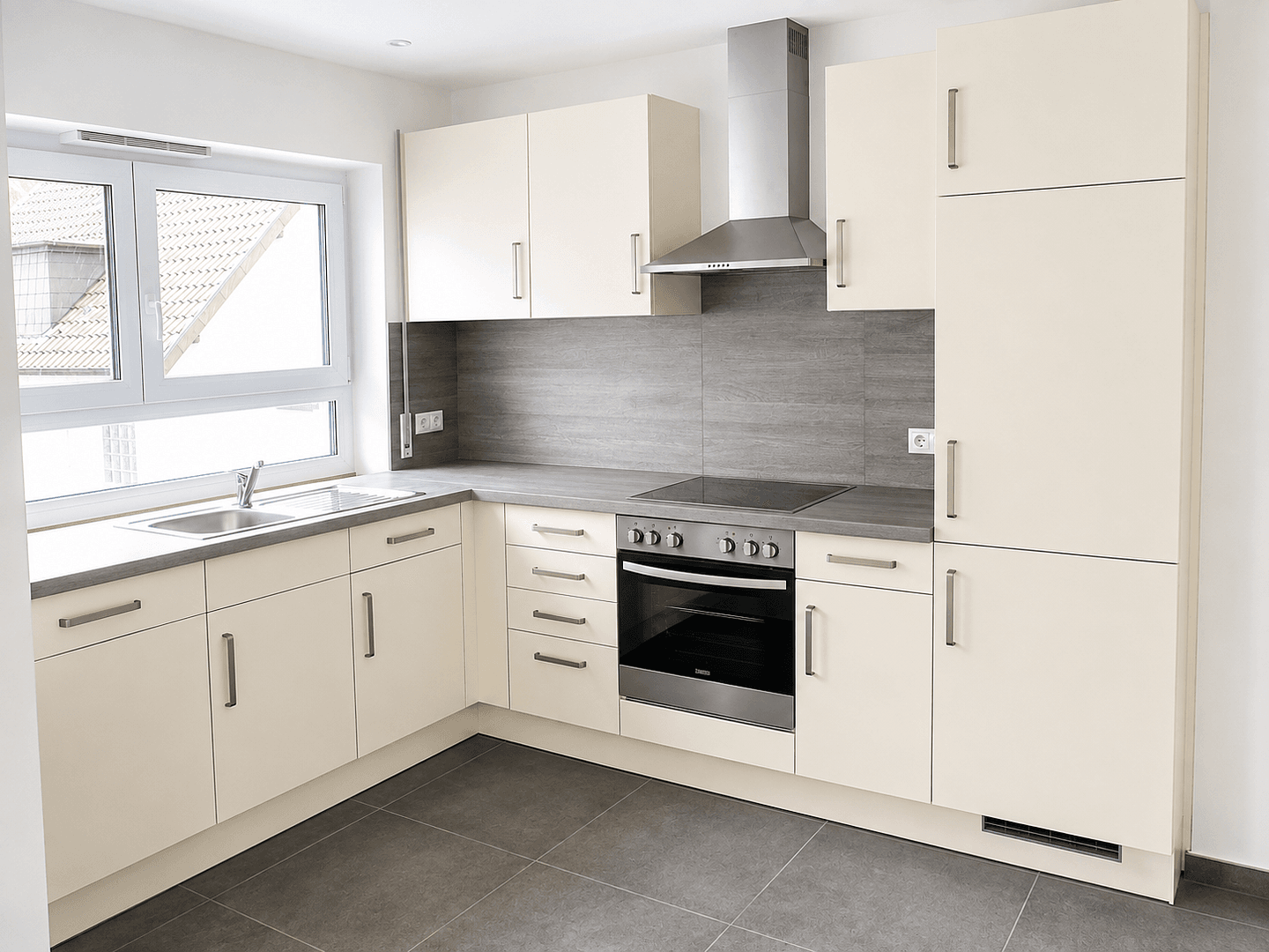 Pronájem bytu 3+1 85 m², Weingarten, Bádensko-Württembersko Pronájem bytu 3+1 85 m², Weingarten, Bádensko-Württembersko