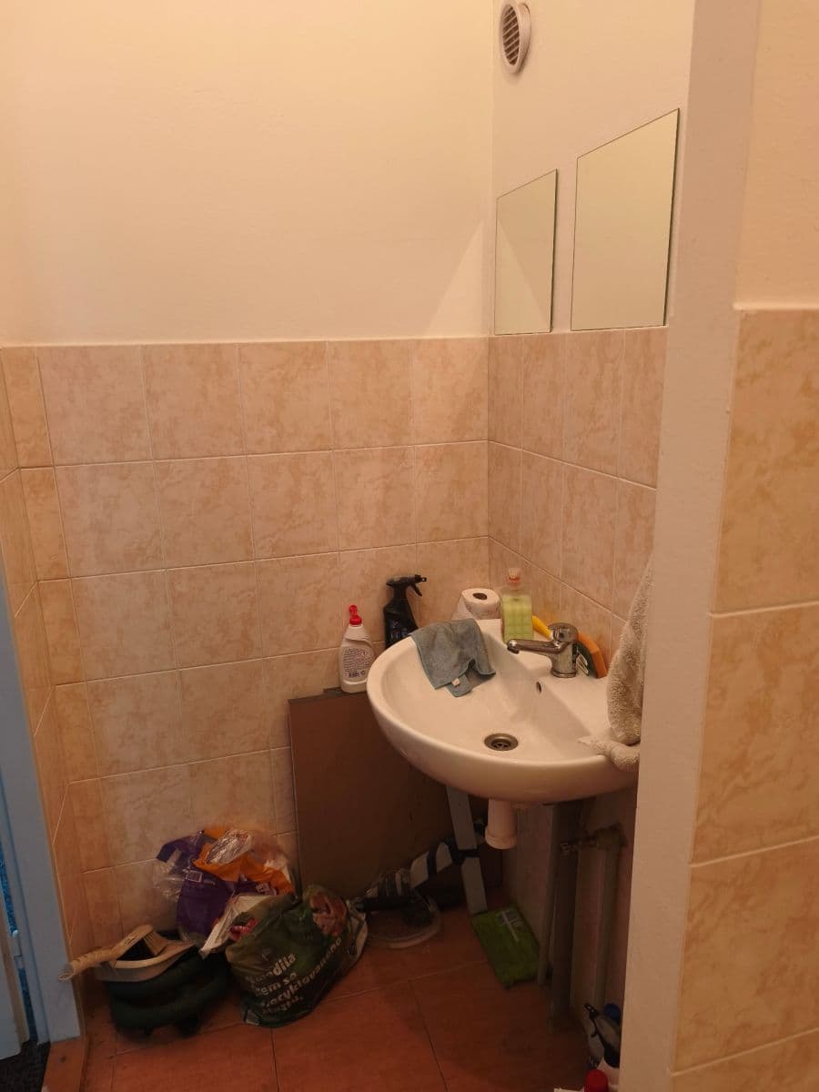 Pronájem kanceláře 22 m², U Školy, Nové Strašecí, Středočeský kraj Pronájem kanceláře 22 m², U Školy, Nové Strašecí, Středočeský kraj