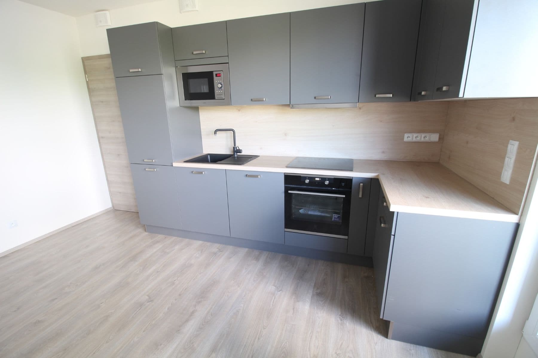 Pronájem bytu 2+kk 50 m², Hornoměcholupská, Praha, Praha Pronájem bytu 2+kk 50 m², Hornoměcholupská, Praha, Praha