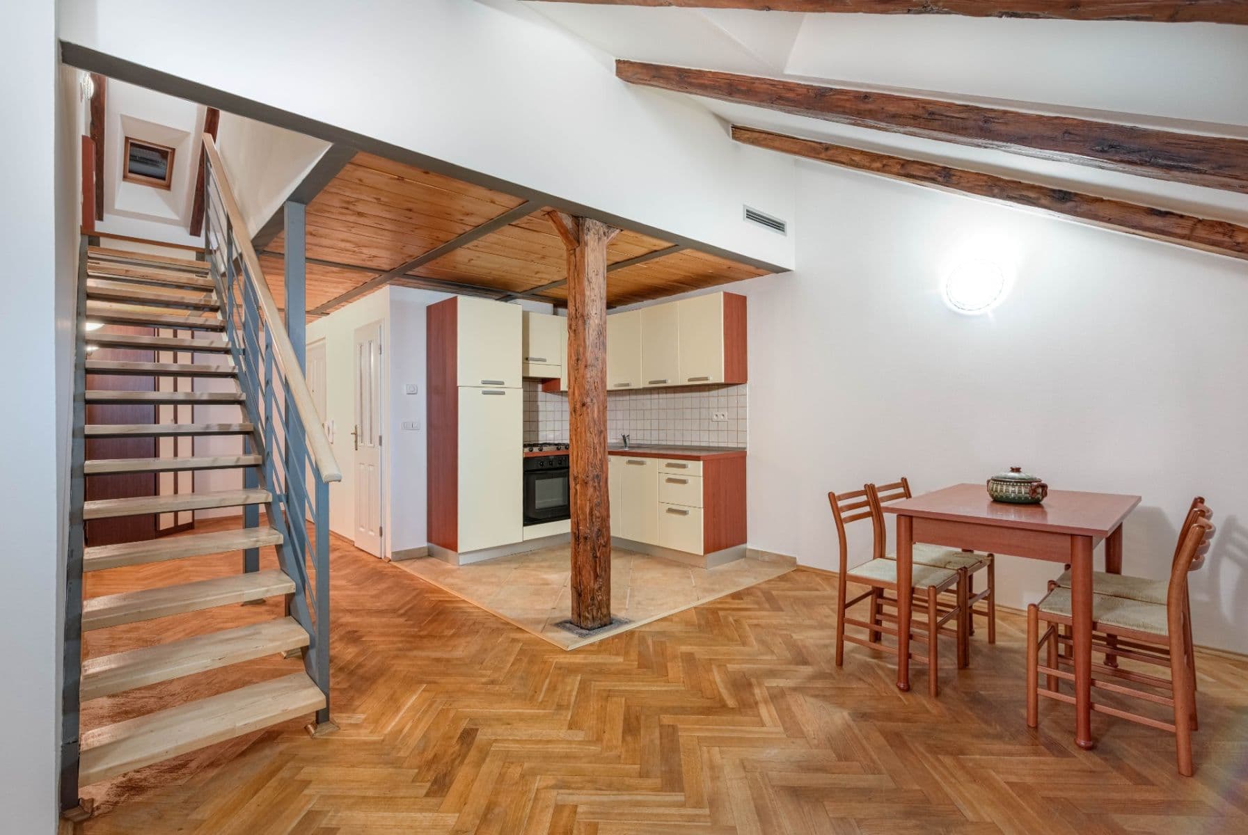 Prodej bytu 2+kk 62 m², Plzeňská, Praha, Praha Prodej bytu 2+kk 62 m², Plzeňská, Praha, Praha