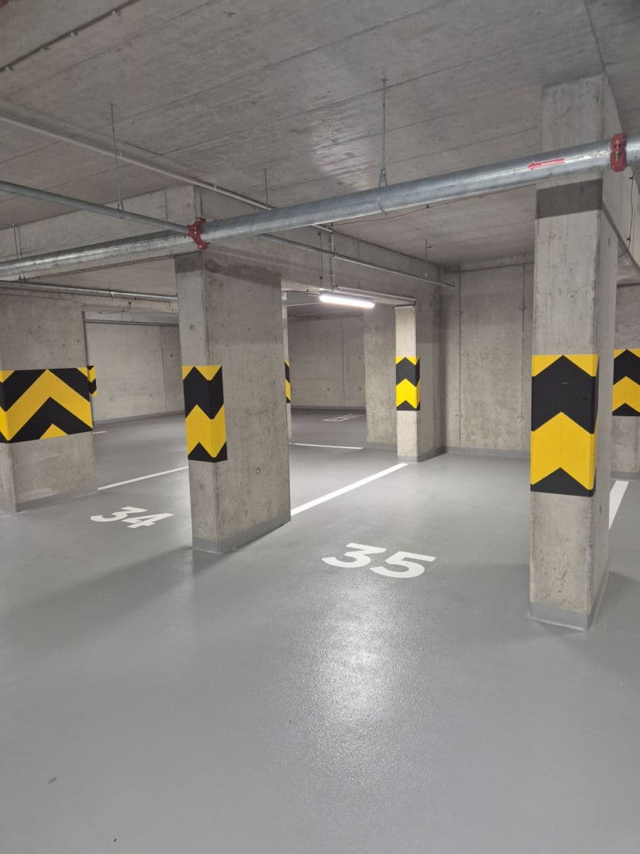 Pronájem garáže 15 m², Křižíkova, Praha, Praha Pronájem garáže 15 m², Křižíkova, Praha, Praha