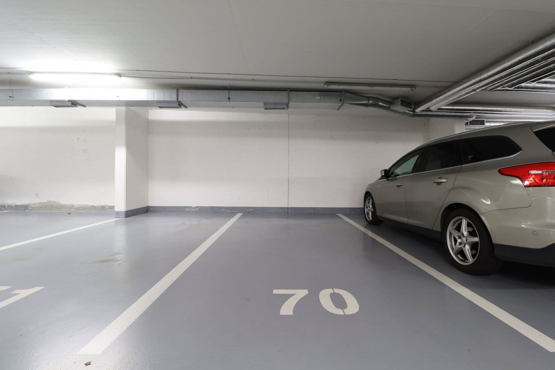 Pronájem bytu 1+kk 35 m², Hlučkova, Praha, Praha Pronájem bytu 1+kk 35 m², Hlučkova, Praha, Praha
