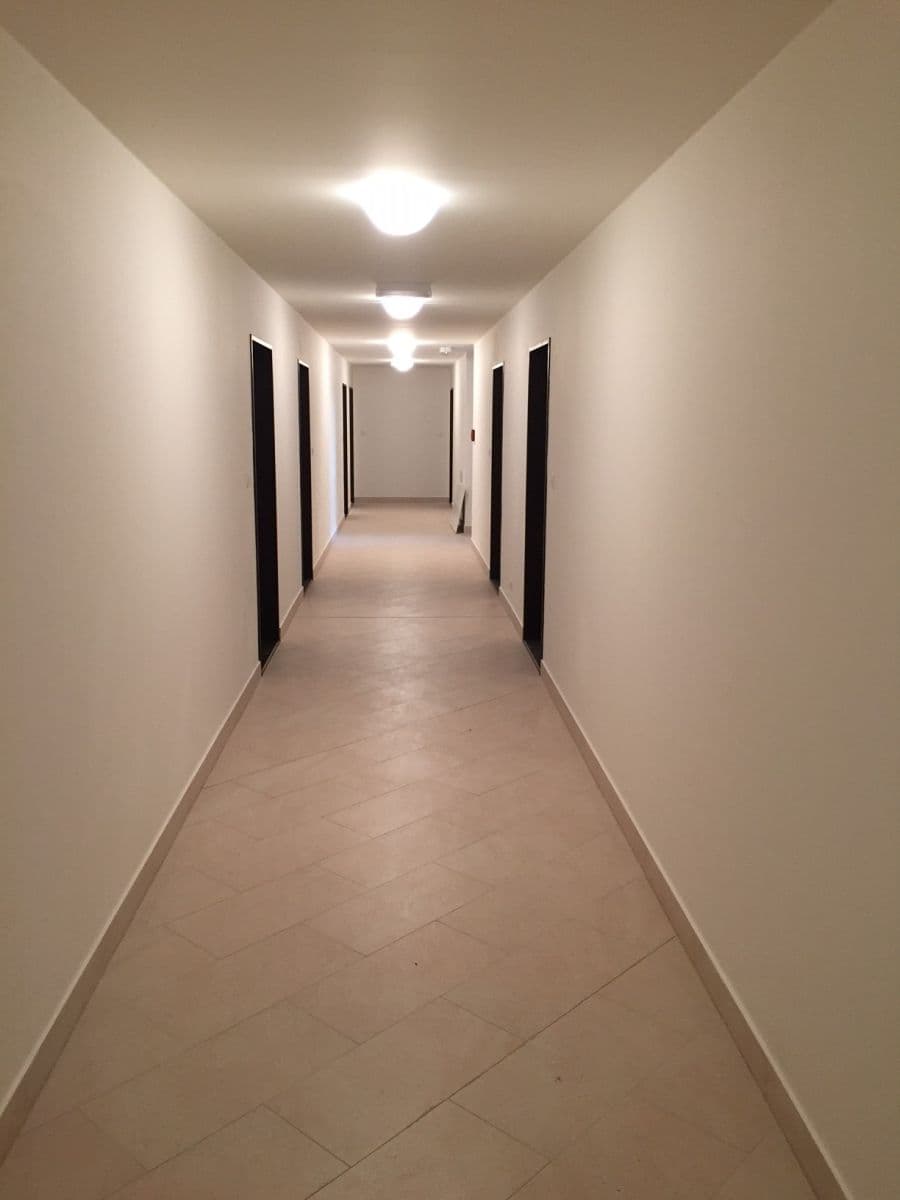 Pronájem bytu 1+kk 35 m², Modenská, Praha, Praha Pronájem bytu 1+kk 35 m², Modenská, Praha, Praha