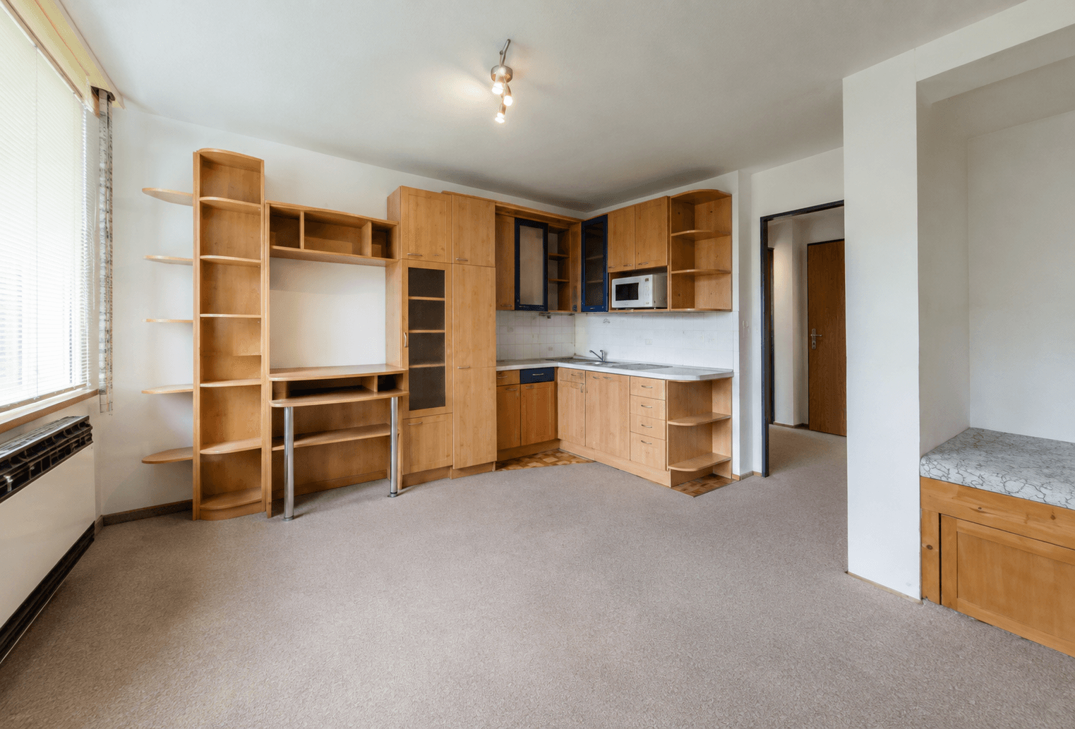 Pronájem bytu 1+kk 27 m², Nádražní, Jindřichův Hradec, Jihočeský kraj Pronájem bytu 1+kk 27 m², Nádražní, Jindřichův Hradec, Jihočeský kraj