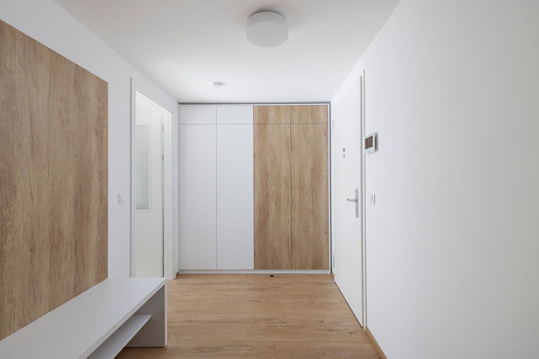 Pronájem bytu 1+kk 33 m², Nebřenická, Praha, Praha Pronájem bytu 1+kk 33 m², Nebřenická, Praha, Praha