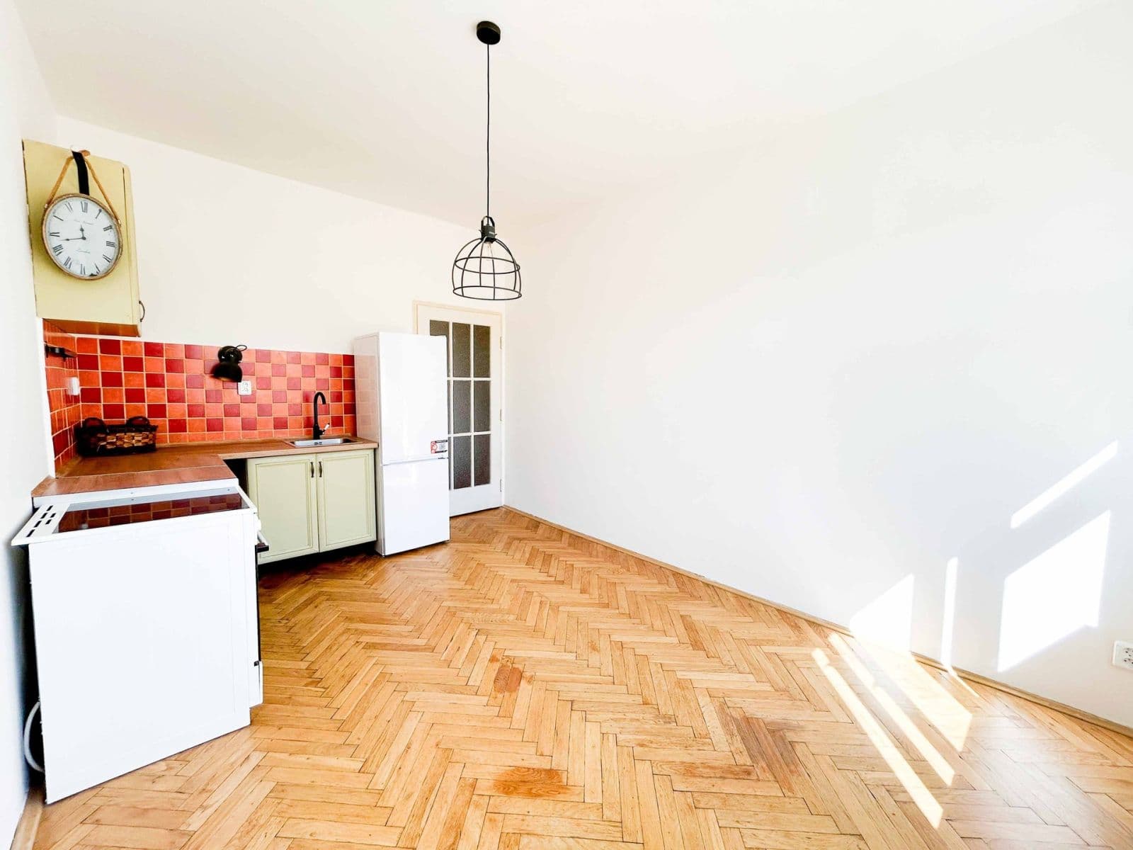 Pronájem bytu 2+kk 36 m², Nádražní, Praha, Praha Pronájem bytu 2+kk 36 m², Nádražní, Praha, Praha