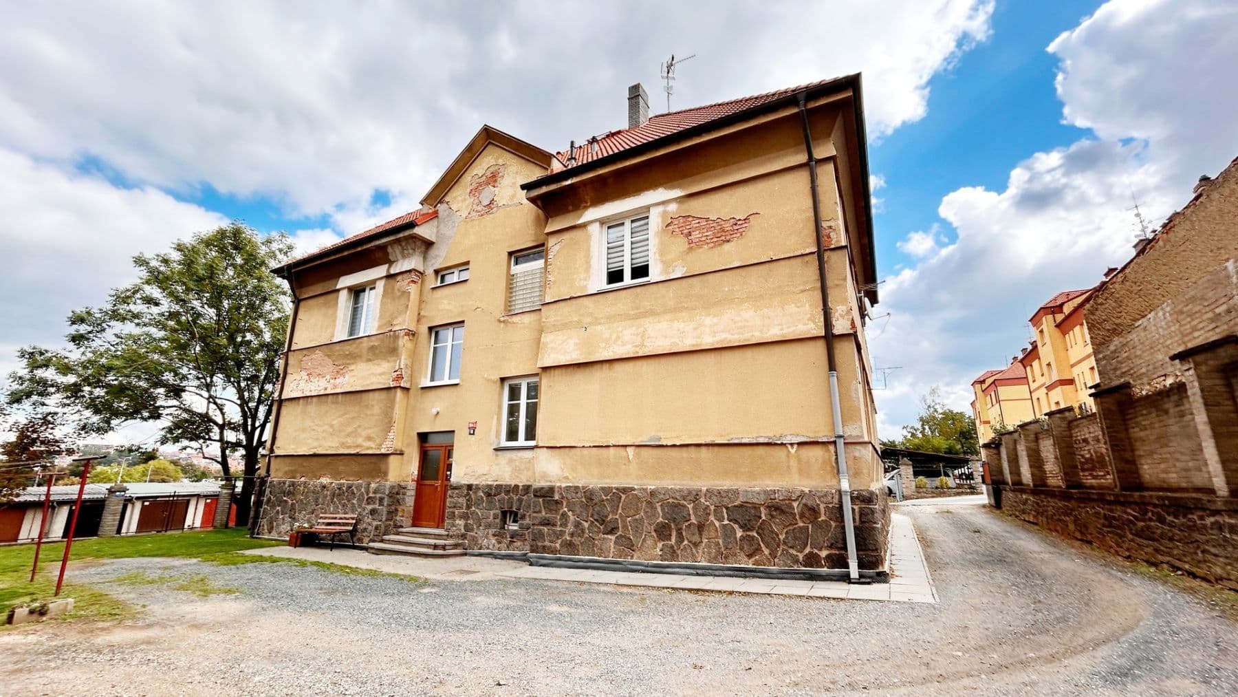 Pronájem bytu 1+1 47 m², S. K. Neumanna, Rakovník, Středočeský kraj Pronájem bytu 1+1 47 m², S. K. Neumanna, Rakovník, Středočeský kraj