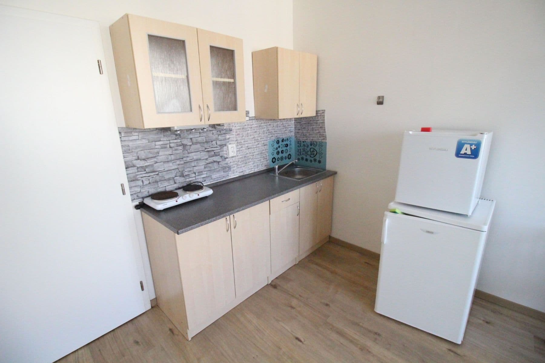 Pronájem bytu 1+kk 23 m², Hornoměcholupská, Praha, Praha Pronájem bytu 1+kk 23 m², Hornoměcholupská, Praha, Praha