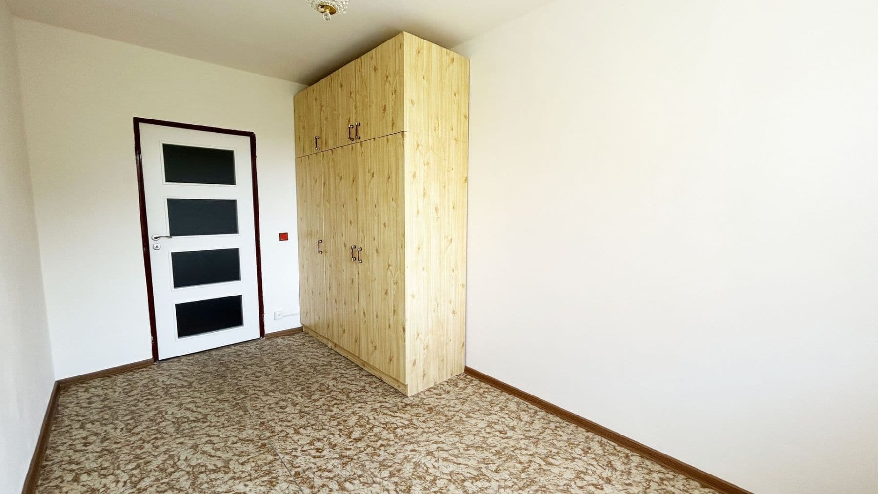 Pronájem bytu 2+kk 52 m², Vikova, Slaný, Středočeský kraj Pronájem bytu 2+kk 52 m², Vikova, Slaný, Středočeský kraj