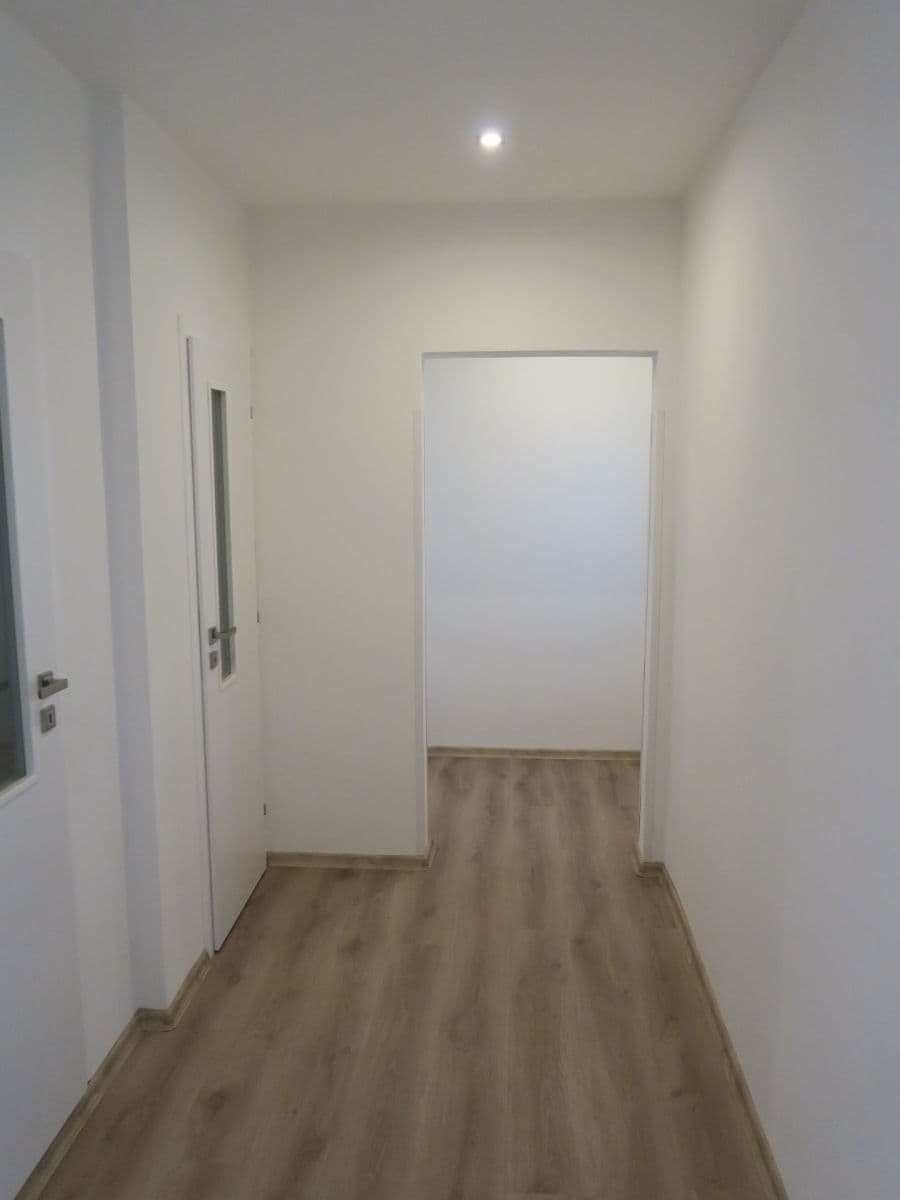 Pronájem bytu 2+1 56 m², Mikovcova, Česká Lípa, Liberecký kraj Pronájem bytu 2+1 56 m², Mikovcova, Česká Lípa, Liberecký kraj