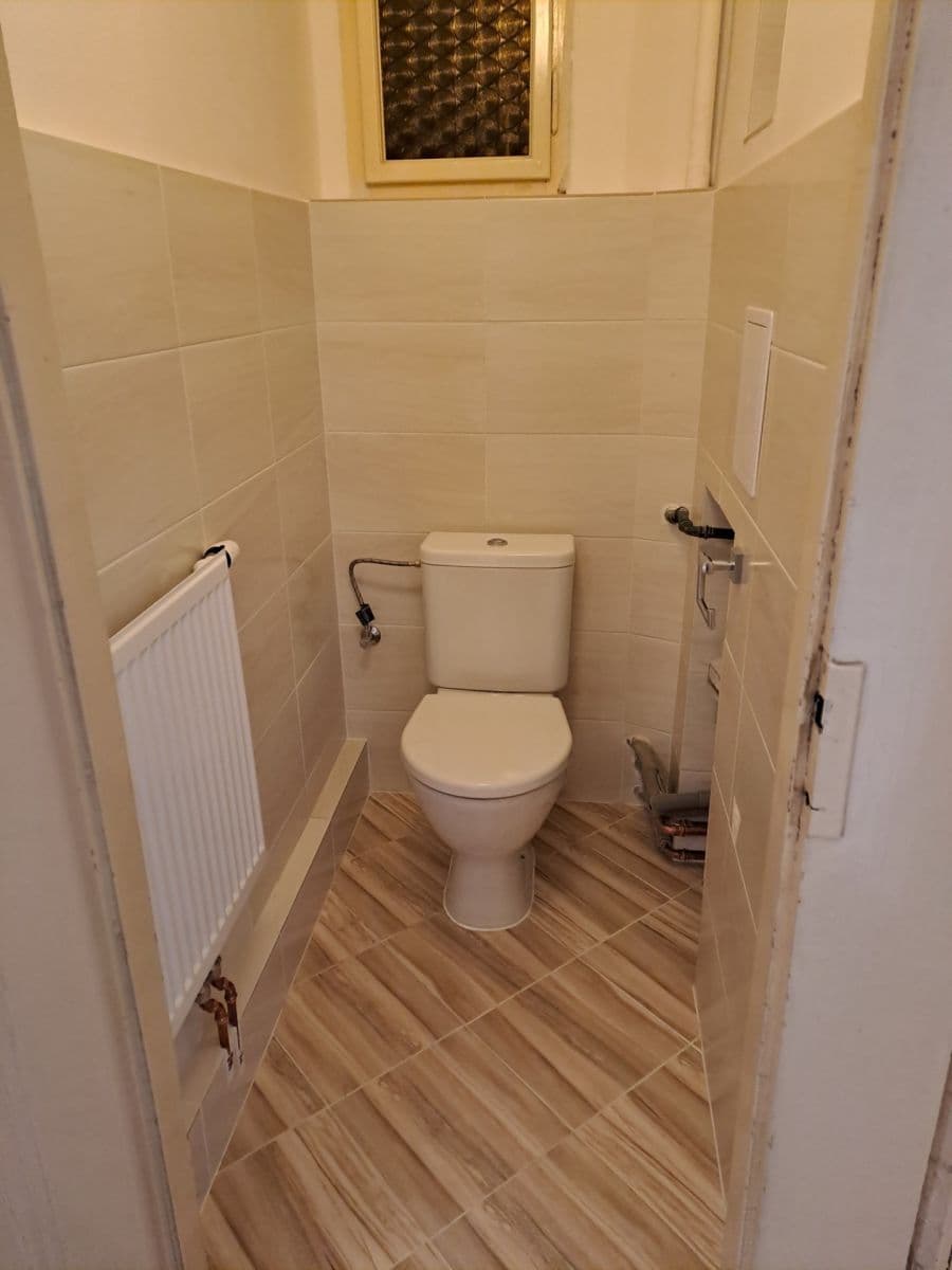 Pronájem bytu 3+1 110 m², Kafkova, Praha, Praha Pronájem bytu 3+1 110 m², Kafkova, Praha, Praha