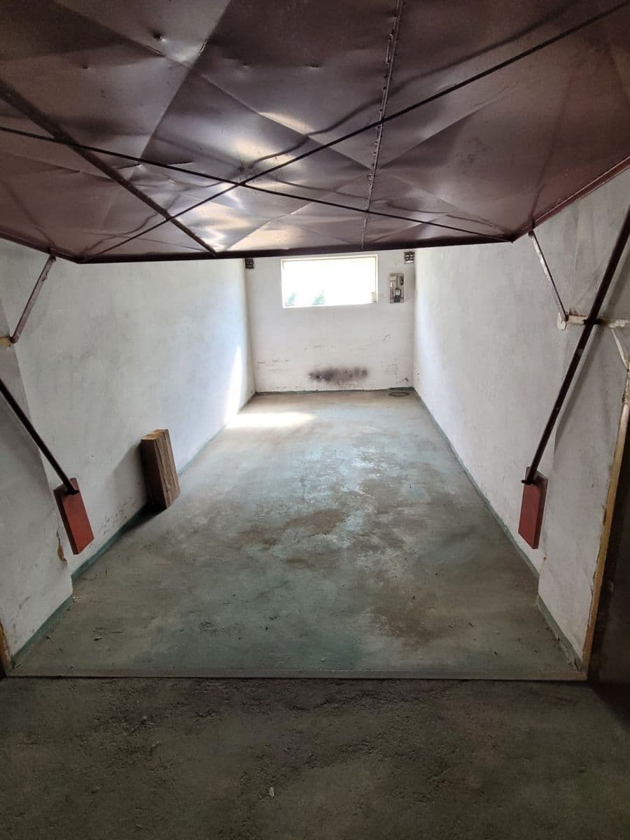 Pronájem garáže 14 m², Brožíkova, Plzeň, Plzeňský kraj Pronájem garáže 14 m², Brožíkova, Plzeň, Plzeňský kraj