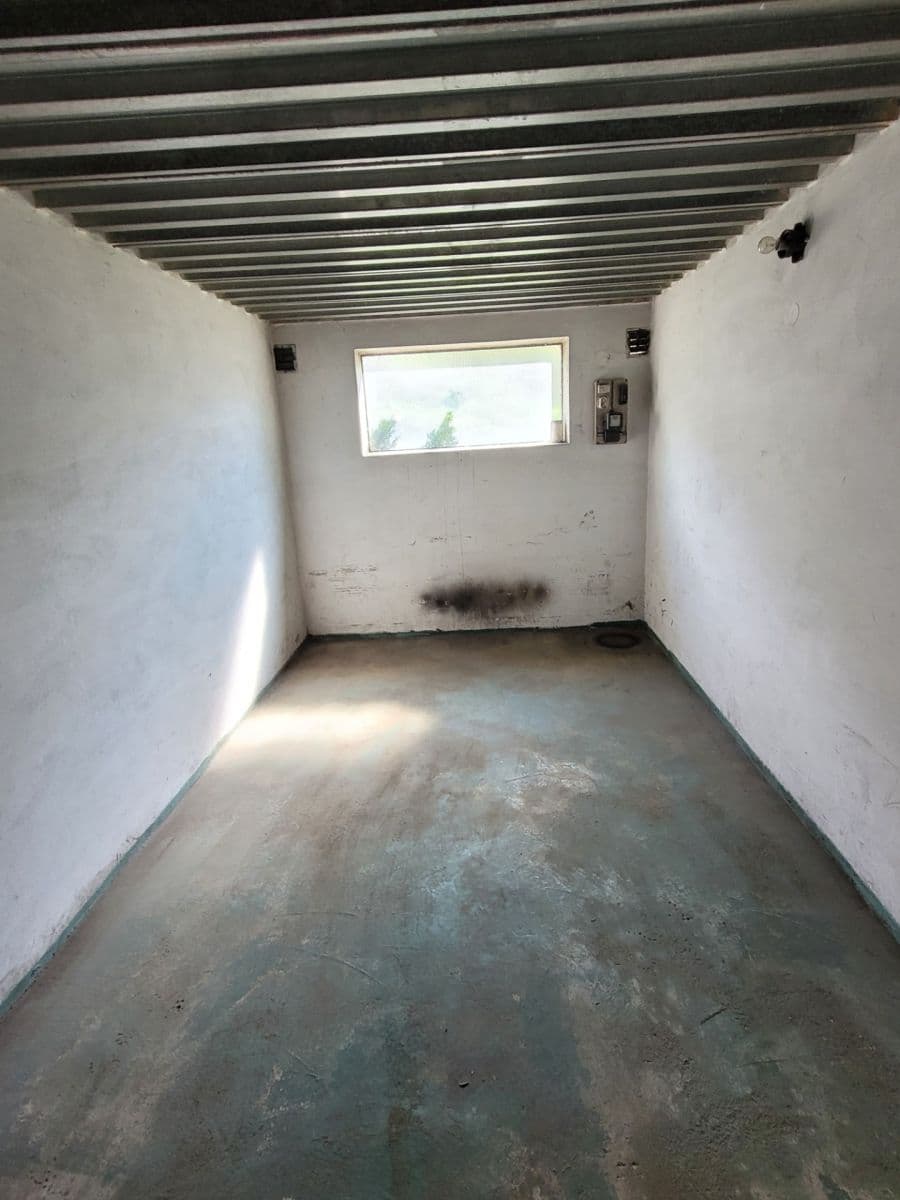 Pronájem garáže 14 m², Brožíkova, Plzeň, Plzeňský kraj Pronájem garáže 14 m², Brožíkova, Plzeň, Plzeňský kraj