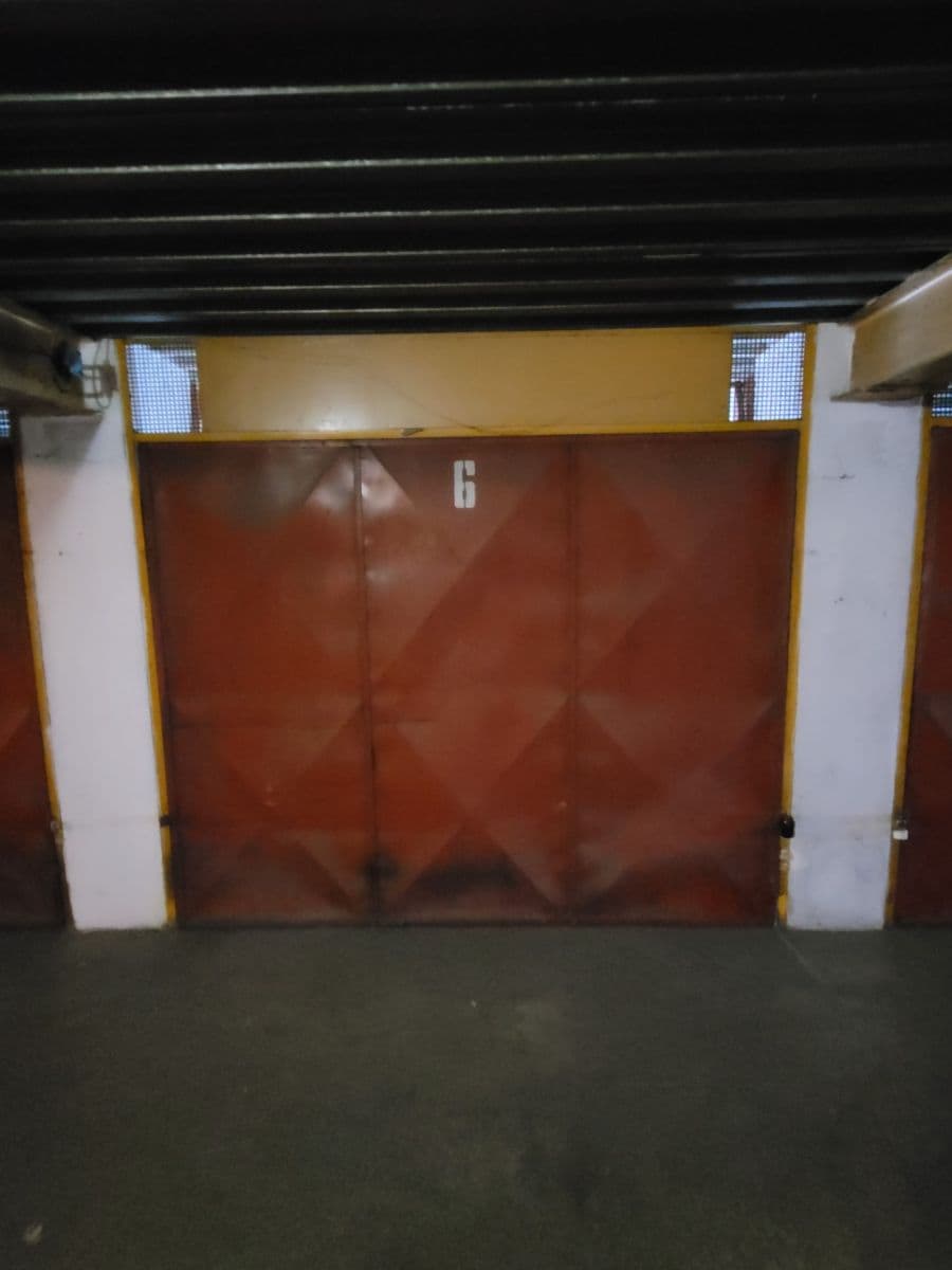 Pronájem garáže 14 m², Brožíkova, Plzeň, Plzeňský kraj Pronájem garáže 14 m², Brožíkova, Plzeň, Plzeňský kraj