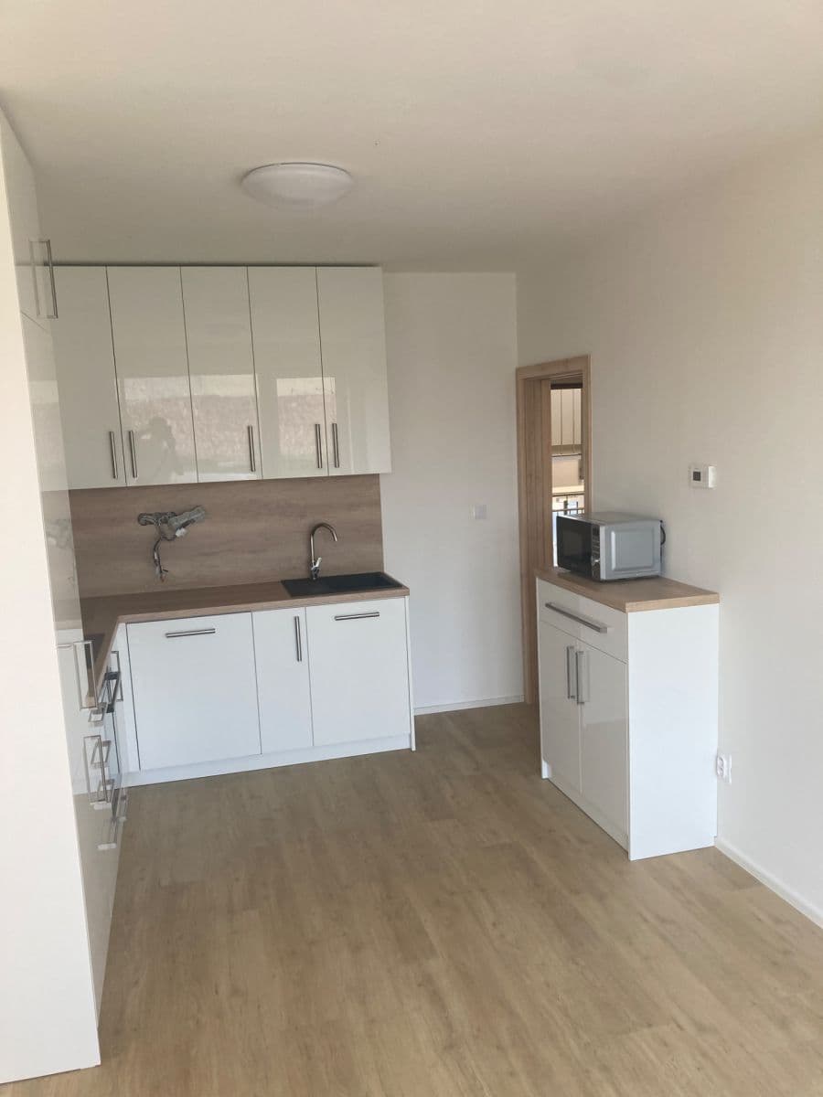 Pronájem bytu 2+kk 48 m², Horní Valy, Uherský Brod, Zlínský kraj Pronájem bytu 2+kk 48 m², Horní Valy, Uherský Brod, Zlínský kraj