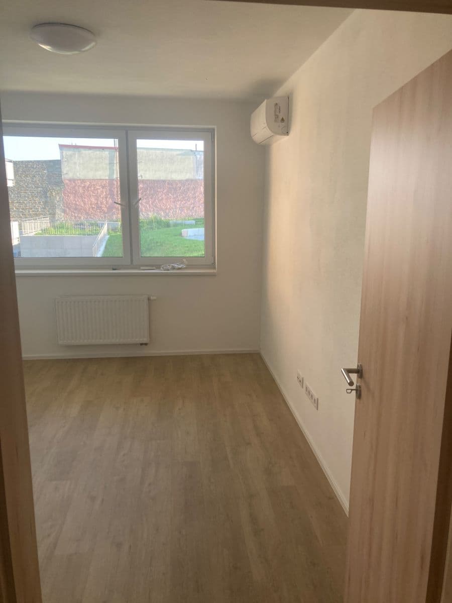 Pronájem bytu 2+kk 48 m², Horní Valy, Uherský Brod, Zlínský kraj Pronájem bytu 2+kk 48 m², Horní Valy, Uherský Brod, Zlínský kraj