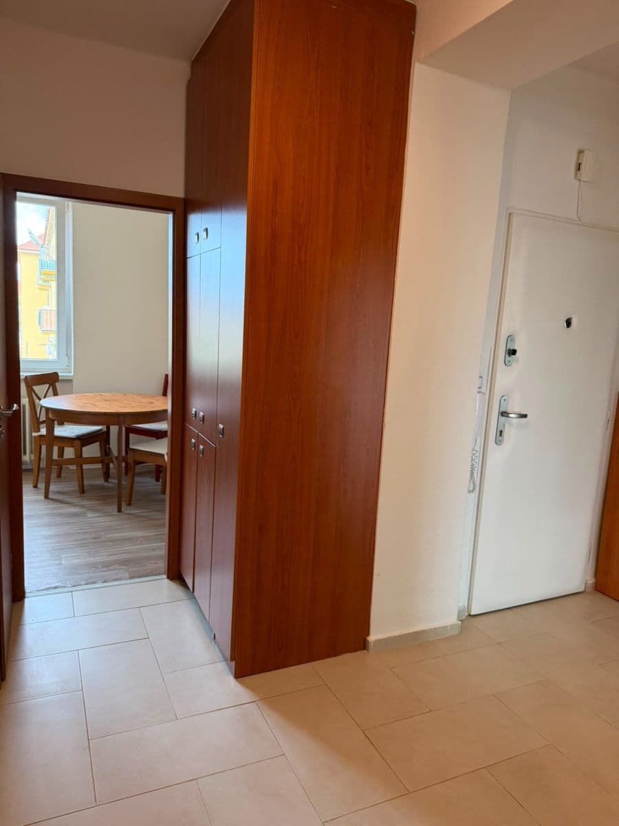 Pronájem bytu 2+1 74 m², Toužimská, Praha, Praha Pronájem bytu 2+1 74 m², Toužimská, Praha, Praha