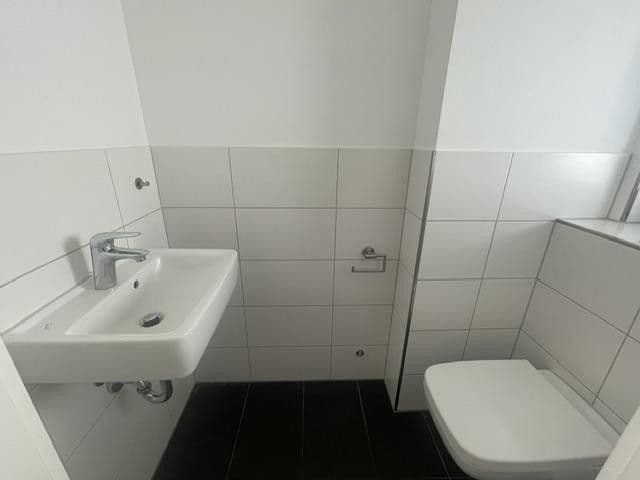 Prodej domu 134 m², pozemek 133 m², Langenfeld (Rheinland), Severní Porýní-Vestfálsko Prodej domu 134 m², pozemek 133 m², Langenfeld (Rheinland), Severní Porýní-Vestfálsko