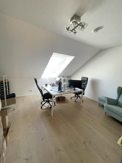 Prodej domu 134 m², pozemek 133 m², Langenfeld (Rheinland), Severní Porýní-Vestfálsko Prodej domu 134 m², pozemek 133 m², Langenfeld (Rheinland), Severní Porýní-Vestfálsko