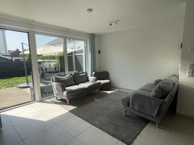 Prodej domu 134 m², pozemek 133 m², Langenfeld (Rheinland), Severní Porýní-Vestfálsko Prodej domu 134 m², pozemek 133 m², Langenfeld (Rheinland), Severní Porýní-Vestfálsko