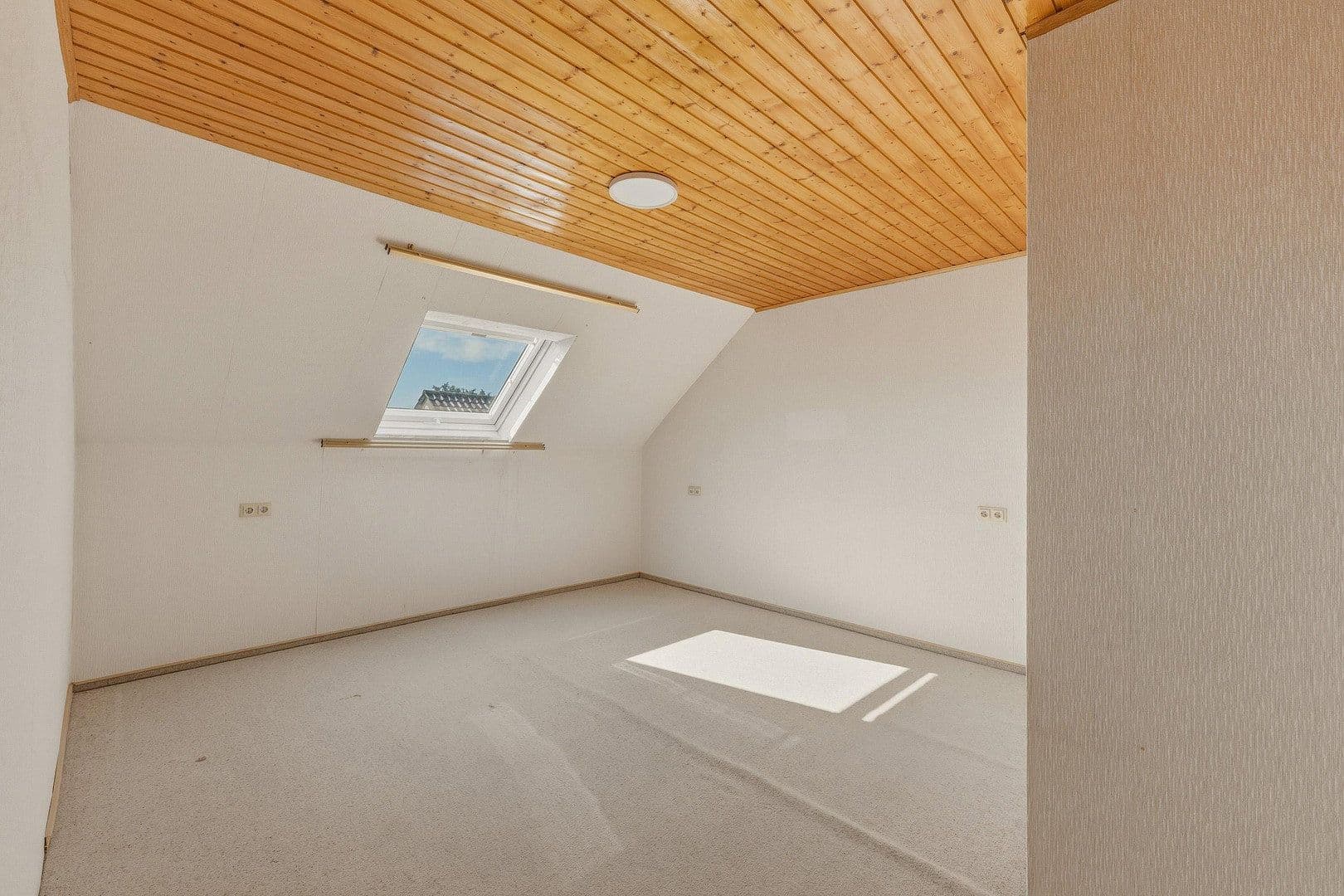 Prodej domu 146 m², pozemek 775 m², Erbach, Bádensko-Württembersko Prodej domu 146 m², pozemek 775 m², Erbach, Bádensko-Württembersko