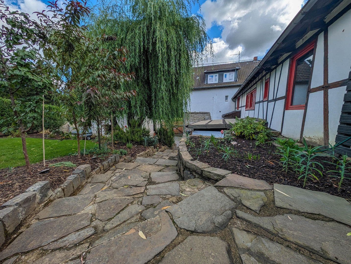 Prodej domu 250 m², pozemek 1.211 m², Hanfer Straße 22, Hennef (Sieg), Severní Porýní-Vestfálsko Prodej domu 250 m², pozemek 1.211 m², Hanfer Straße 22, Hennef (Sieg), Severní Porýní-Vestfálsko