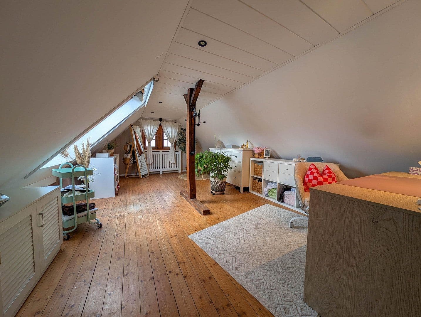 Prodej domu 250 m², pozemek 1.211 m², Hanfer Straße 22, Hennef (Sieg), Severní Porýní-Vestfálsko Prodej domu 250 m², pozemek 1.211 m², Hanfer Straße 22, Hennef (Sieg), Severní Porýní-Vestfálsko