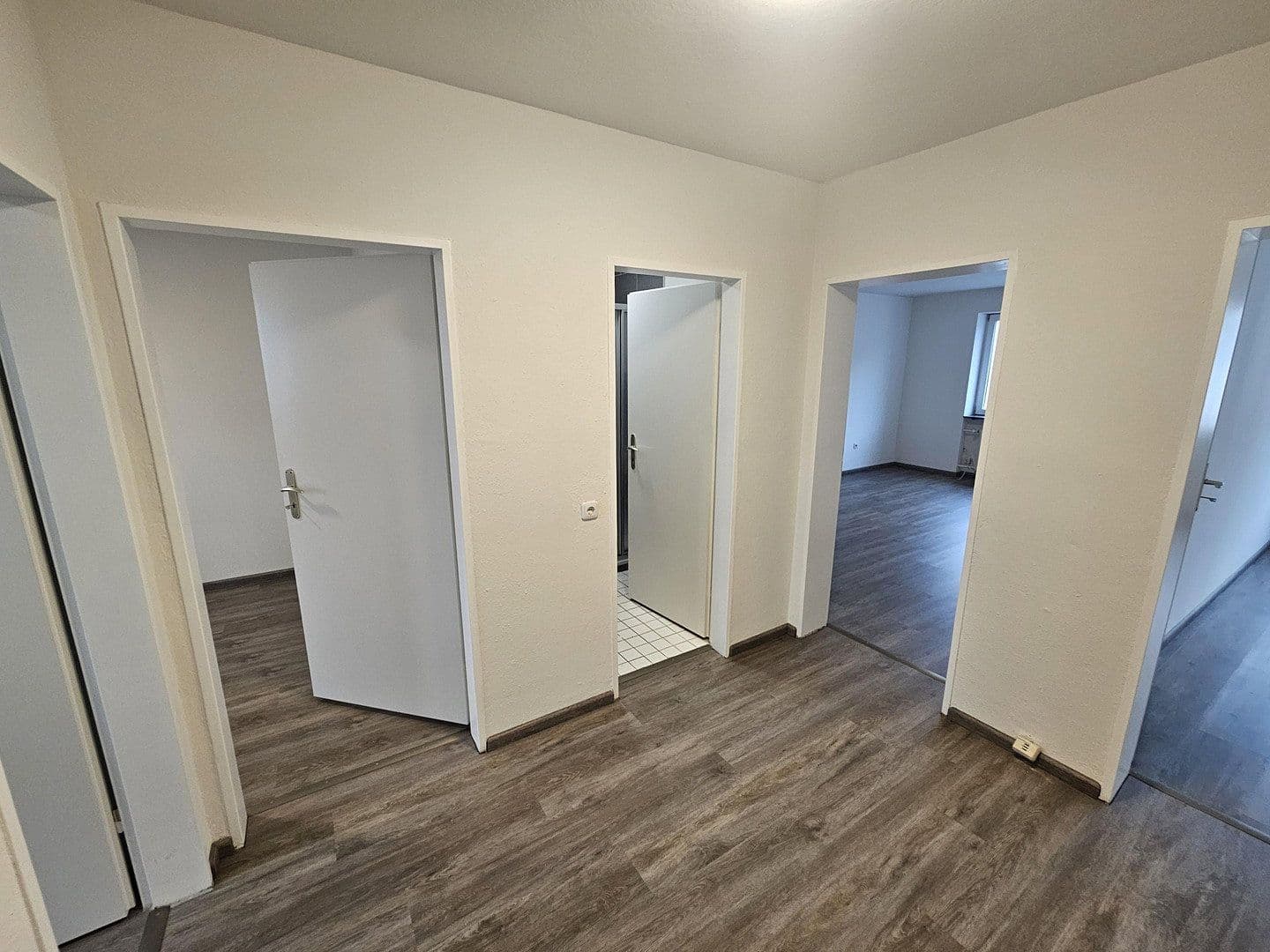 Pronájem bytu 3+1 69 m², Stolberg, Severní Porýní-Vestfálsko Pronájem bytu 3+1 69 m², Stolberg, Severní Porýní-Vestfálsko