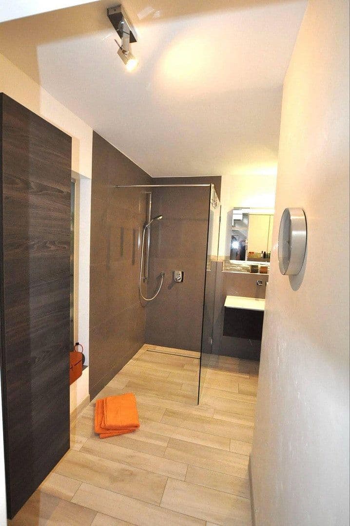Prodej bytu 4+1 165 m², Köln, Severní Porýní-Vestfálsko Prodej bytu 4+1 165 m², Köln, Severní Porýní-Vestfálsko