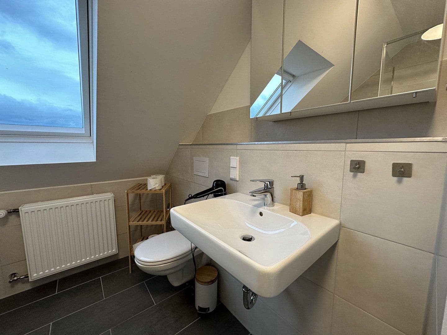 Prodej bytu 4+1 98 m², Elzer-Straße 126, Hildesheim, Dolní Sasko Prodej bytu 4+1 98 m², Elzer-Straße 126, Hildesheim, Dolní Sasko
