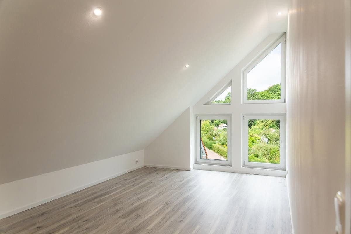 Prodej domu 339 m², pozemek 800 m², Hemmingen, Dolní Sasko Prodej domu 339 m², pozemek 800 m², Hemmingen, Dolní Sasko