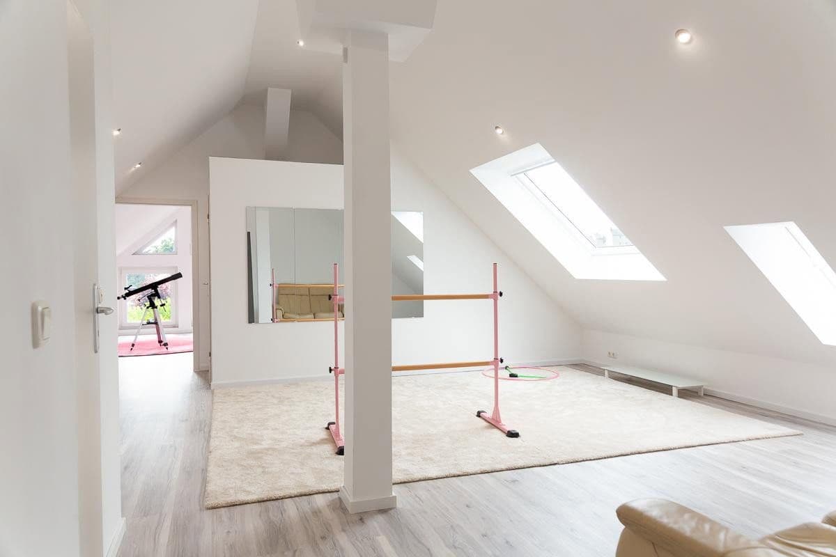 Prodej domu 339 m², pozemek 800 m², Hemmingen, Dolní Sasko Prodej domu 339 m², pozemek 800 m², Hemmingen, Dolní Sasko