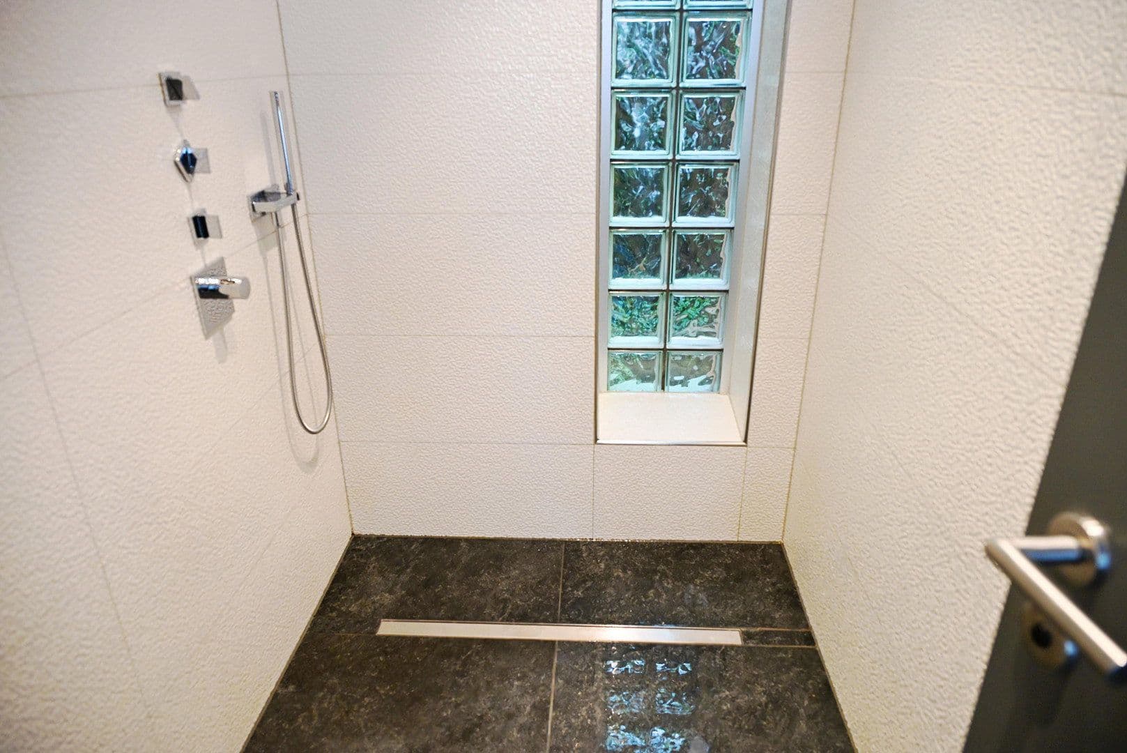 Prodej domu 390 m², pozemek 1.000 m², Weimar, Durynsko Prodej domu 390 m², pozemek 1.000 m², Weimar, Durynsko