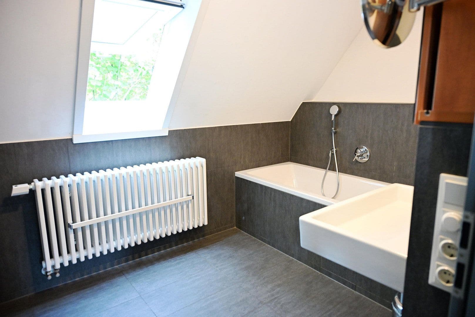 Prodej domu 390 m², pozemek 1.000 m², Weimar, Durynsko Prodej domu 390 m², pozemek 1.000 m², Weimar, Durynsko