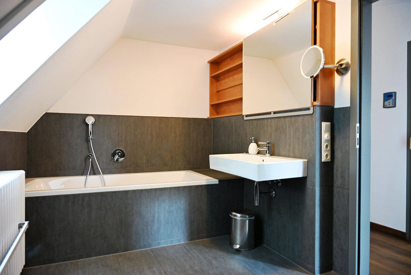 Prodej domu 390 m², pozemek 1.000 m², Weimar, Durynsko Prodej domu 390 m², pozemek 1.000 m², Weimar, Durynsko