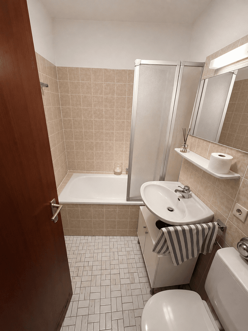 Pronájem bytu 1+1 34 m², Lazarettstraße 14, Erlangen, Bavorsko Pronájem bytu 1+1 34 m², Lazarettstraße 14, Erlangen, Bavorsko