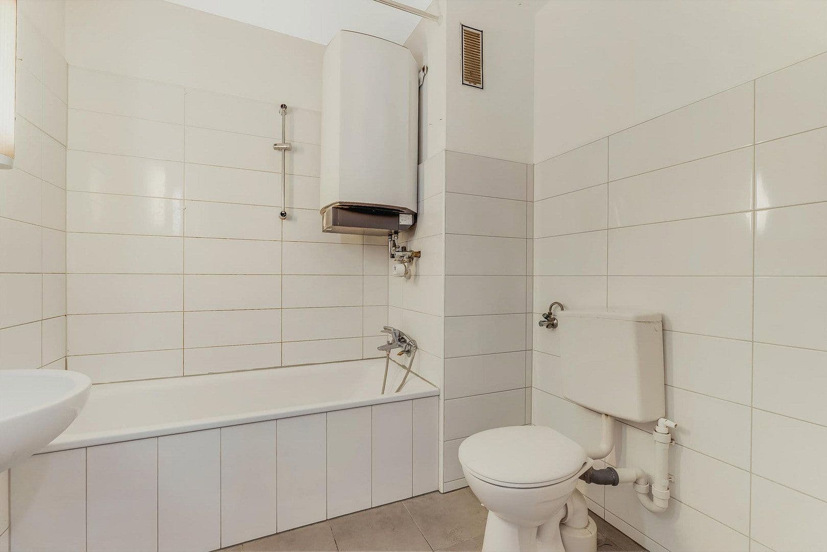 Prodej bytu 1+kk 37 m², Stuttgart-Hofen, Bádensko-Württembersko Prodej bytu 1+kk 37 m², Stuttgart-Hofen, Bádensko-Württembersko