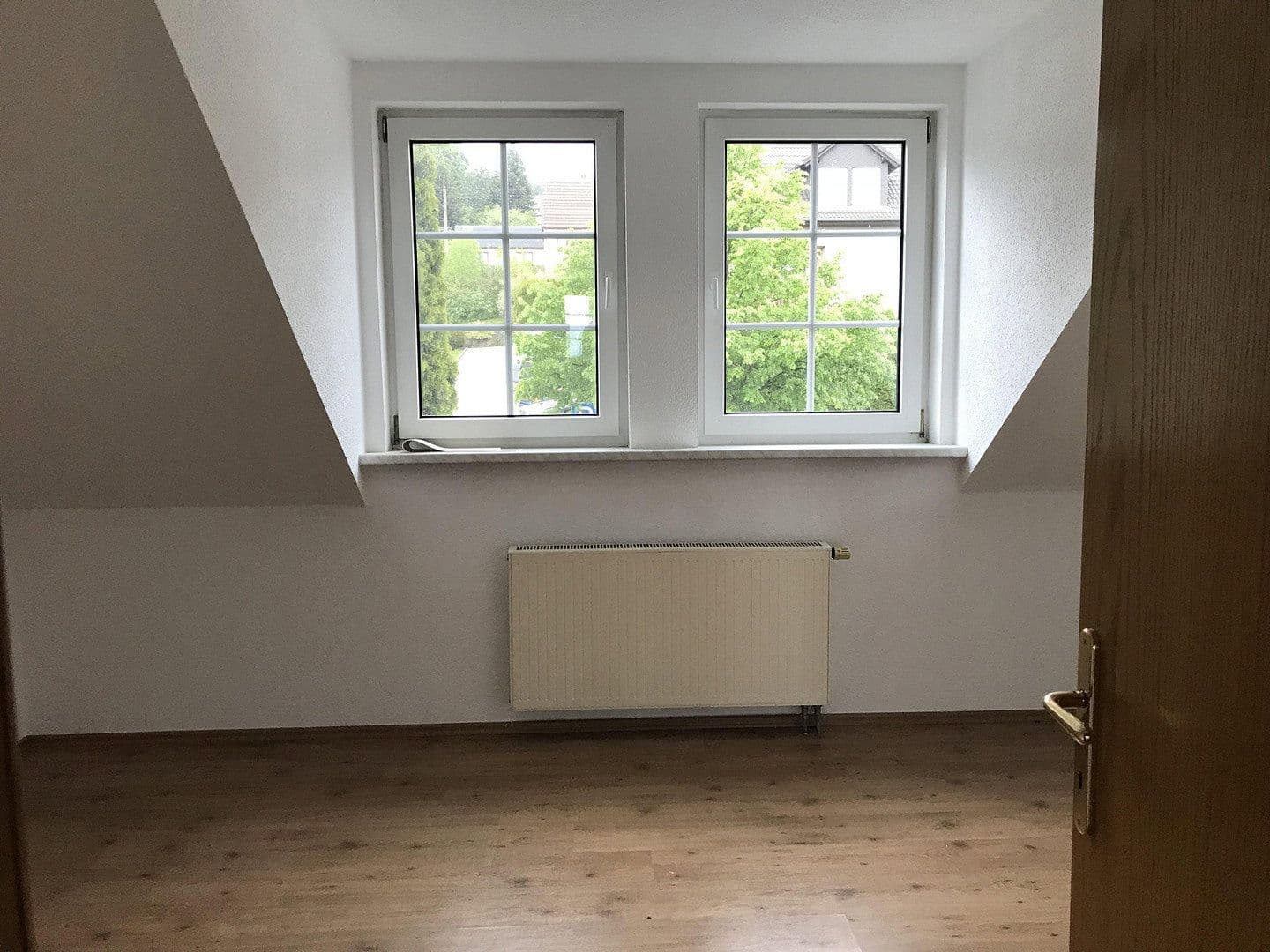 Pronájem domu 120 m², pozemek 195 m², Lauter-Bernsbach, Sasko Pronájem domu 120 m², pozemek 195 m², Lauter-Bernsbach, Sasko