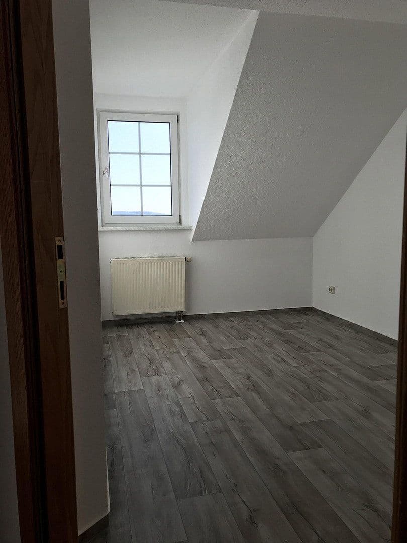 Pronájem domu 120 m², pozemek 195 m², Lauter-Bernsbach, Sasko Pronájem domu 120 m², pozemek 195 m², Lauter-Bernsbach, Sasko