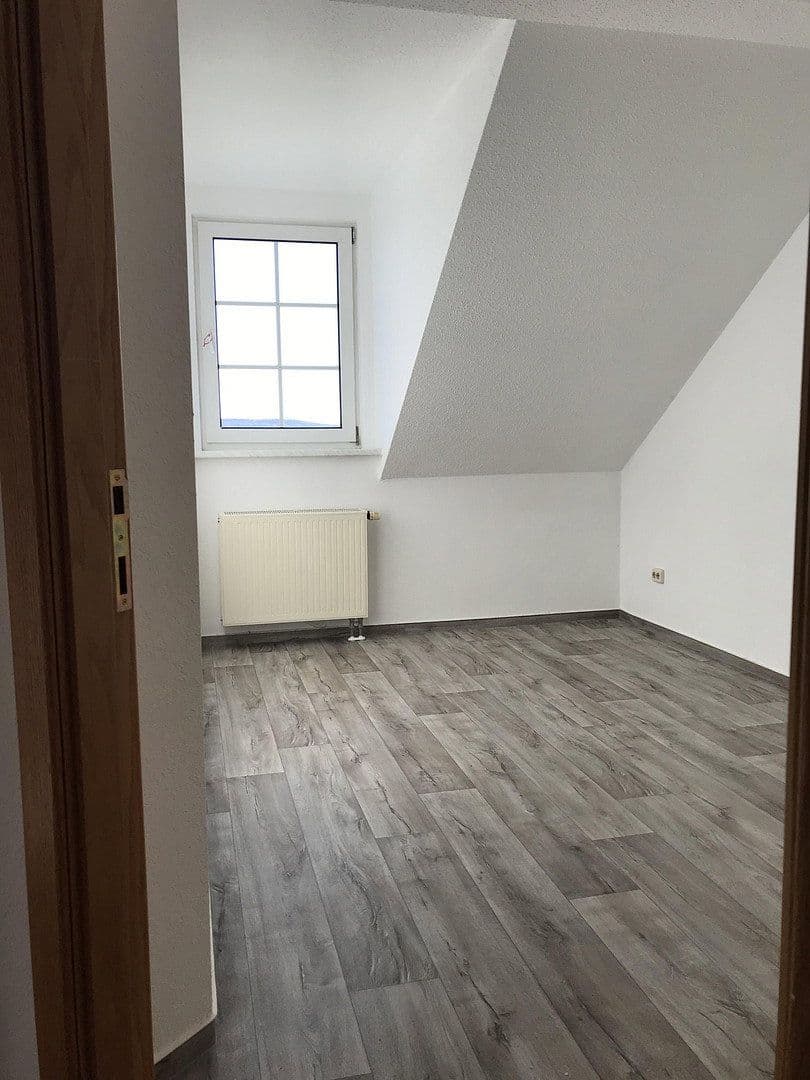 Pronájem domu 120 m², pozemek 195 m², Lauter-Bernsbach, Sasko Pronájem domu 120 m², pozemek 195 m², Lauter-Bernsbach, Sasko
