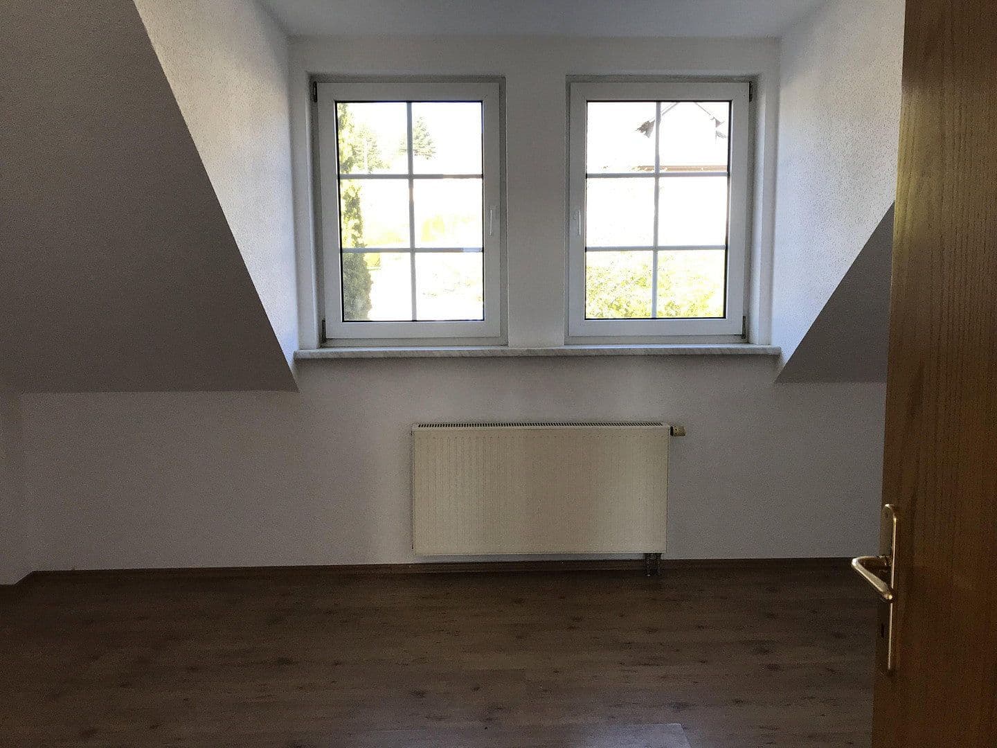 Pronájem domu 120 m², pozemek 195 m², Lauter-Bernsbach, Sasko Pronájem domu 120 m², pozemek 195 m², Lauter-Bernsbach, Sasko