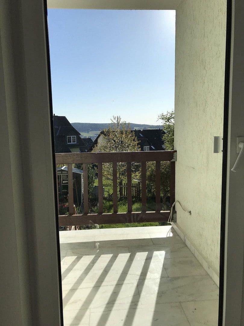 Pronájem domu 120 m², pozemek 195 m², Lauter-Bernsbach, Sasko Pronájem domu 120 m², pozemek 195 m², Lauter-Bernsbach, Sasko