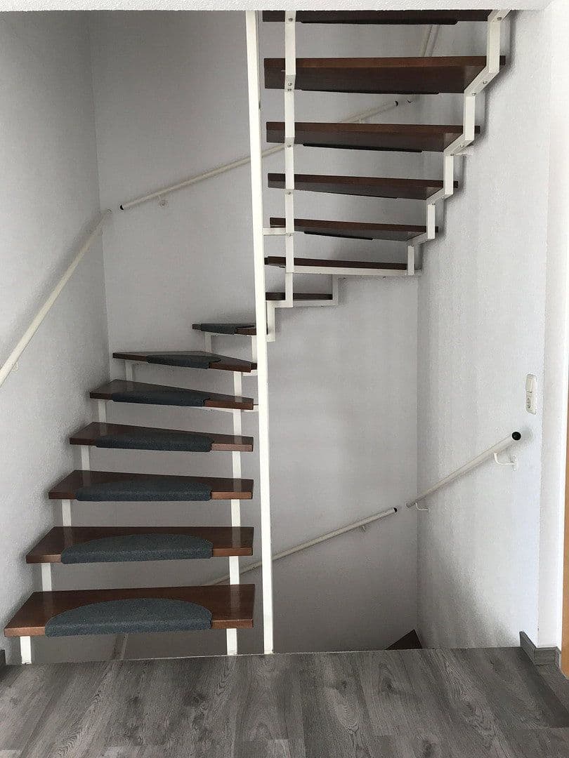 Pronájem domu 120 m², pozemek 195 m², Lauter-Bernsbach, Sasko Pronájem domu 120 m², pozemek 195 m², Lauter-Bernsbach, Sasko