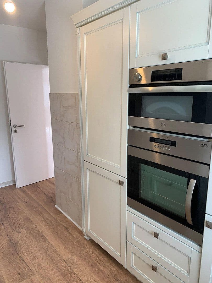 Pronájem bytu 3+1 84 m², Neu-Isenburg, Hessen Pronájem bytu 3+1 84 m², Neu-Isenburg, Hessen