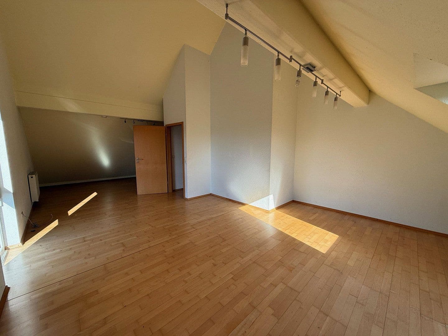 Prodej domu 131 m², pozemek 196 m², Kiefernweg 1, Rheinstetten, Bádensko-Württembersko Prodej domu 131 m², pozemek 196 m², Kiefernweg 1, Rheinstetten, Bádensko-Württembersko