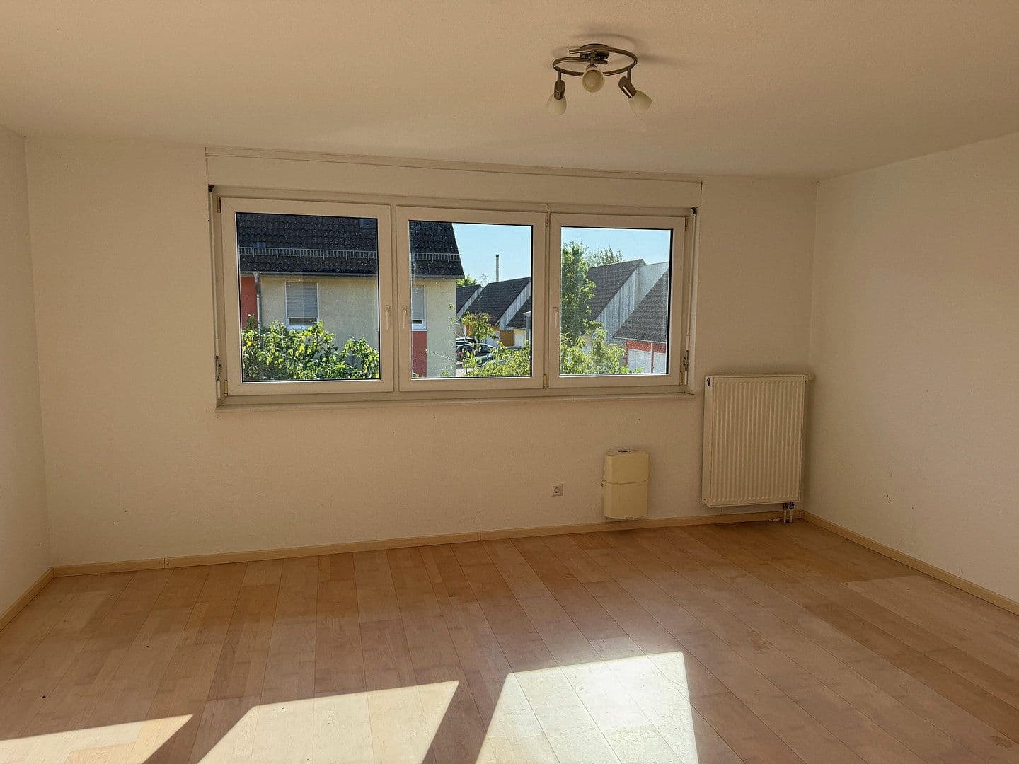 Prodej domu 131 m², pozemek 196 m², Kiefernweg 1, Rheinstetten, Bádensko-Württembersko Prodej domu 131 m², pozemek 196 m², Kiefernweg 1, Rheinstetten, Bádensko-Württembersko