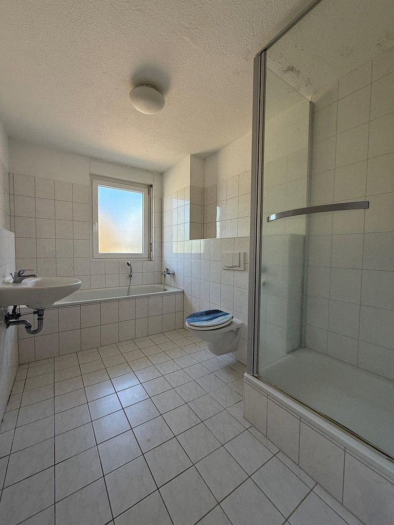 Prodej domu 131 m², pozemek 196 m², Kiefernweg 1, Rheinstetten, Bádensko-Württembersko Prodej domu 131 m², pozemek 196 m², Kiefernweg 1, Rheinstetten, Bádensko-Württembersko